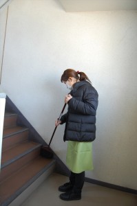 内階段 はき掃除